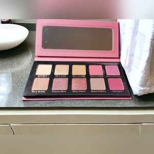 VIOLET VOSS Berries N' Cream Dreams Eyeshadow Palette (NEW)